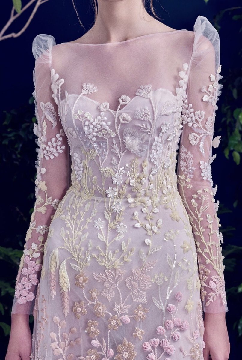 SelectOutfit's tweet image. By Hamda Al Fahim