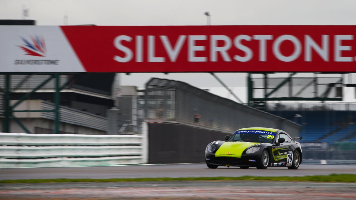 FoxMotorsportOT's tweet photo. 🚨NEWS🚨 - #Ginetta's provisional 2020 race calendars are out, meaning we should race for the first time this year on August 1 at Donington Park &amp; Oulton Park.

All calendars 👉 https://t.co/ykJp8rFOCt https://t.co/au1n9qIS2v