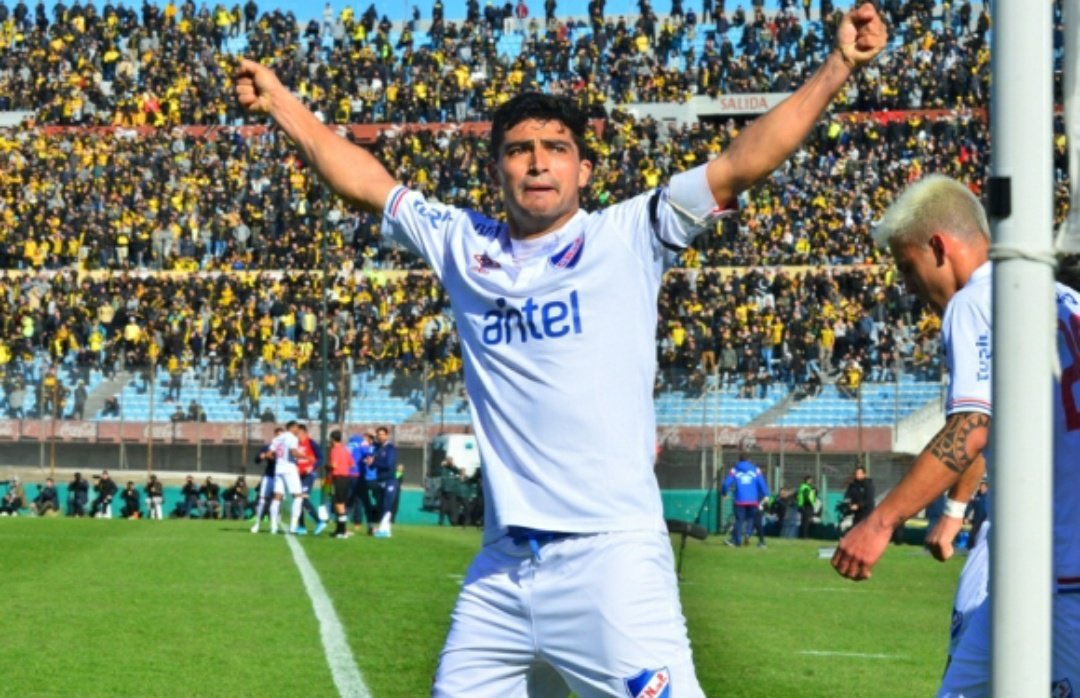 ChoryOfficial's tweet photo. Feliz cumple Bolso querido y gracias por dejarme ser parte de tu gran historia ⚪️🔵🔴#Nacionalizate https://t.co/iSBGKoSfz4