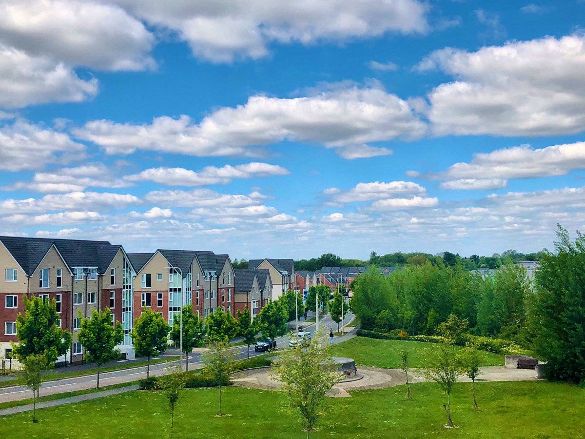 ArnautuLory's tweet photo. My office view now ๐ฌ
#CandyFlossClouds ๐๐ค๐๐ค#SummerIsComing ๐๐ณโ๏ธโ๏ธ
#WorkFromHome ๐ป๐ฅ๐ง๐ฑ https://t.co/f2H15Xhmt3