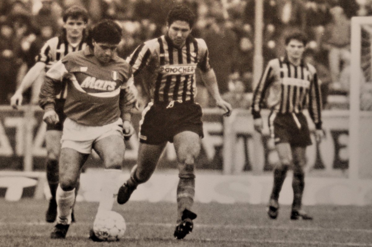 PisaSC's tweet photo. Pisa, stagione 1990/1991.
Niente male questi due giocatori 😉
Diego Pablo @Simeone ⚔️ Diego Armando #Maradona... con l’unica maglia numero 9 indossata in carriera.
Sfide incredibili all’Arena! Vi ricordate quanto è finita? https://t.co/3vM0nYgL85