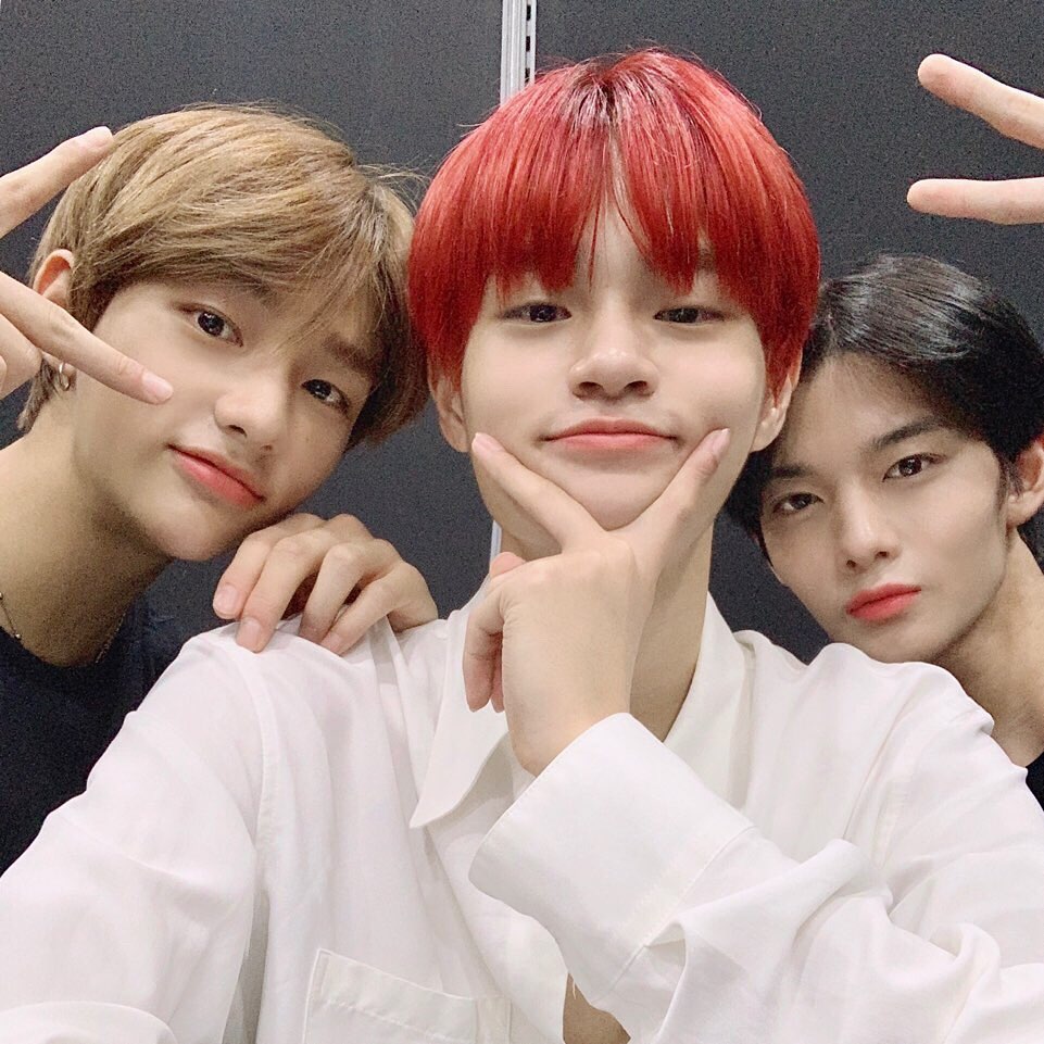 Hyunjin (Stray Kids), Daehwi (Ab6ix) and Jinyoung (CIX)