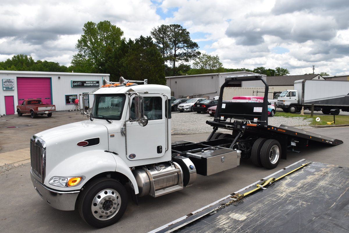 SBDelivers's tweet image. Here at Sweetie Boy Delivers we are excited to introduce the newest family member to our team. Her journey from Texas left her a little dirty but she is ready to be cleaned up and dressed in our official Sweetie Boy PINK &amp;amp; BLUE!