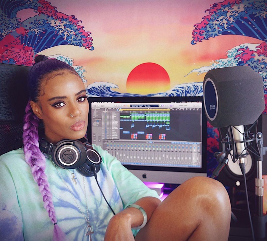 iamyulanda's tweet photo. Thanks guys, for all the love on the ‘Easier’ release 😊💛 I’m truly grateful for the support! #music #artist #DEBUT https://t.co/RYaDUK6p0e