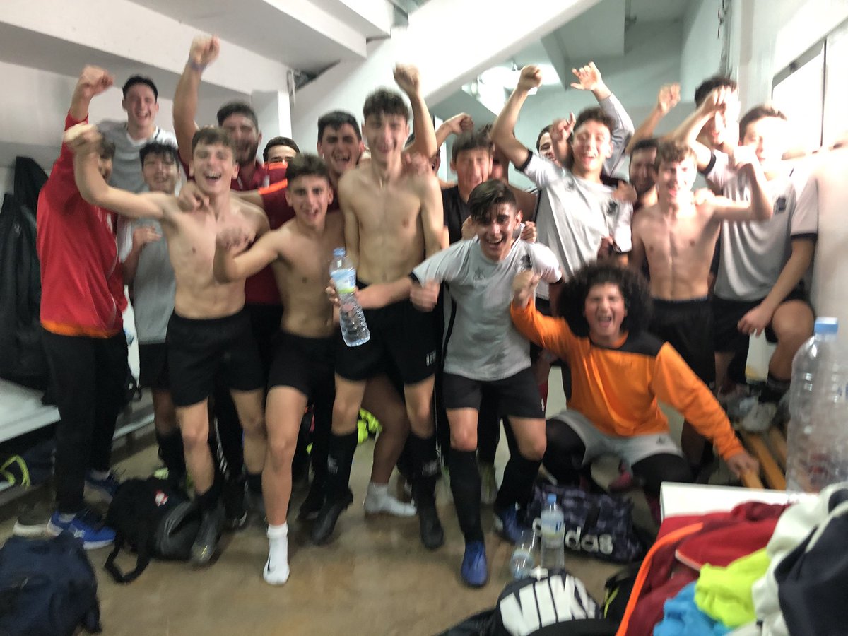 AcadefAlicante's tweet photo. Estamos de enhorabuena.
Nuestros actuales y antiguos alumnos @JuanCarSalcedo, @johnnyete, @AreiPuedeSer14, @manzaaol7 y Luis Cardona han conseguido el ascenso con sus respectivos equipos. 
Felicidades a todos, orgullosos de vosotros. https://t.co/pqvGOa2fVG