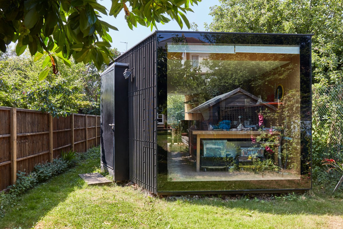 Art Studio Shed Uk / The Shed Builder Bespoke Sheds Outhouses Garden