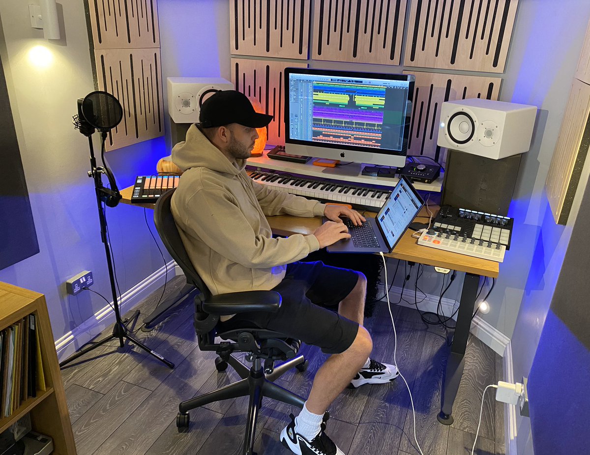 Free Giveaway🚨
I’ve been going through a ton of old/new projects that I haven’t released.. And with the lockdown situation I don’t know if I ever will,SO..
Keep an eye on my socials, I’ll be posting a few at a time and releasing your favourites for free 😊 #house #georgesmeddles