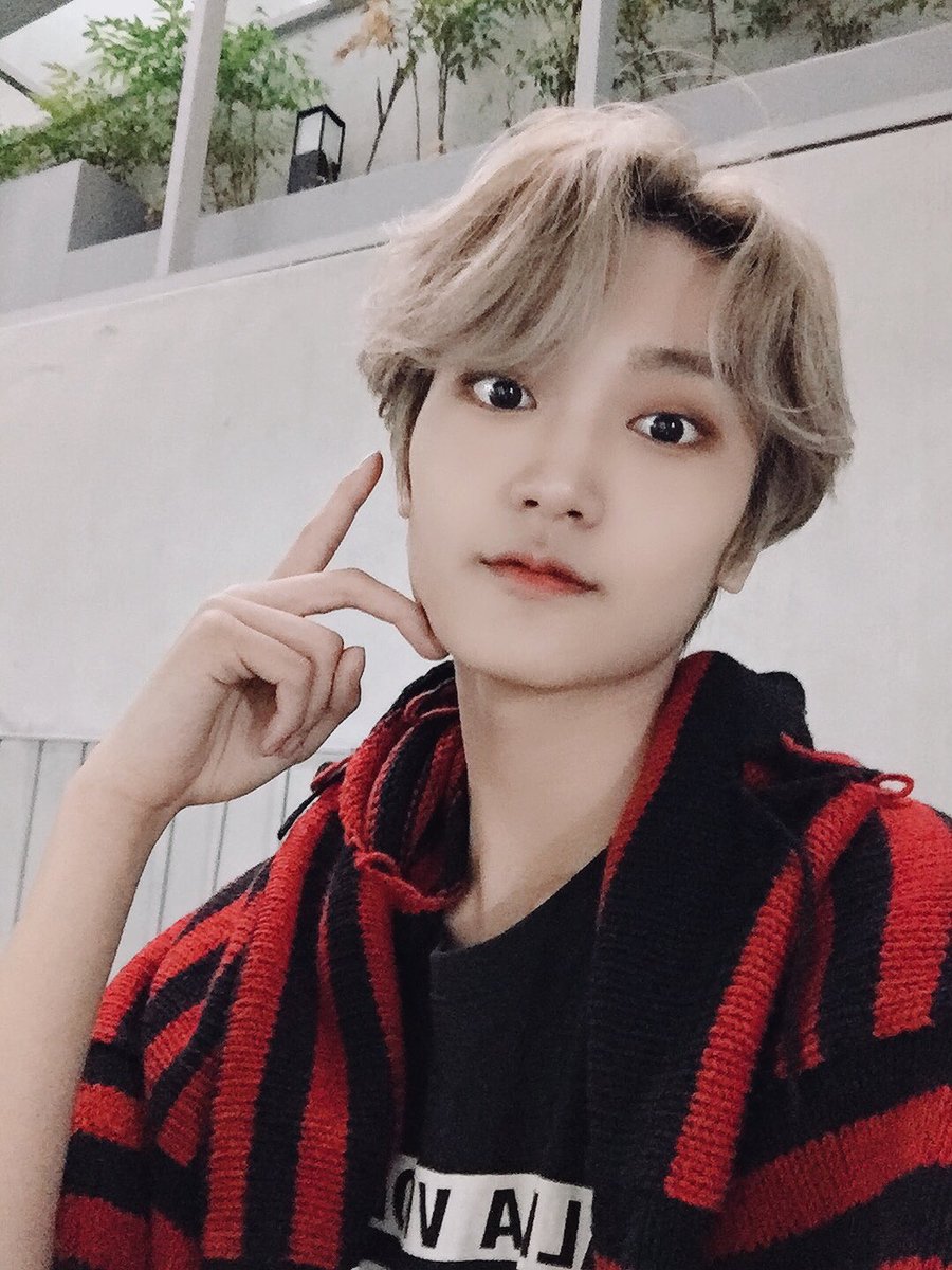 여러분!! 그거 혹시 아세요~?🧐
오늘이 로즈데이래요!!🥀
태영데이인가~혹싀? 꺄르륵ꉂꉂ(ᵔᗜᵔ*)
러비티 언제나 사랑해요❤️🥰
(오늘 엔딩했지롱🥳)
#크래비티 #태영데이 #엔요 ^^ #영태출동