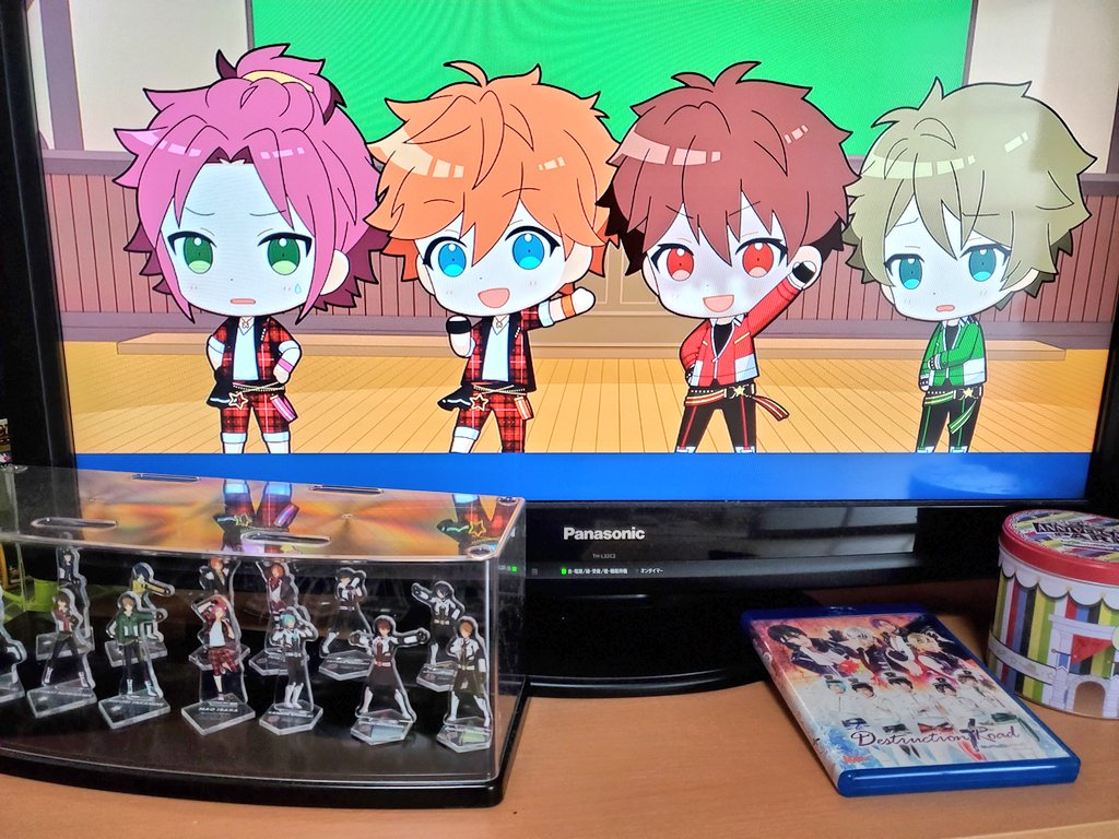ayane_enst's tweet photo. やっとタワレコが開いたので円盤引き取ってきて、バスケ部のピクチャードラマを見たんですが、もう最高すぎて……バスケボンが必修ストになってるの面白いし高峯いっぱいヨシヨシしてもらってるし、そのくせ最後は千秋くんのこと慣れたように誘導するし、バスケ部ほんと大好きありがとう https://t.co/dkbjuS7tC4