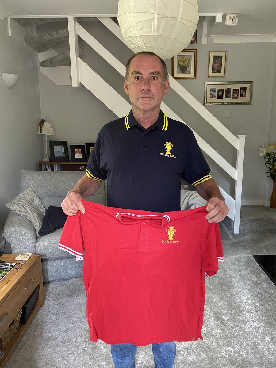 royjcole's tweet photo. Not quite sure what I’m looking at!but Gav @SheWore quality polo shirts, hopefully I can wear them in the Woodbine with @stubbsy70 &amp; @PeterKray soon https://t.co/xSs06thmLh