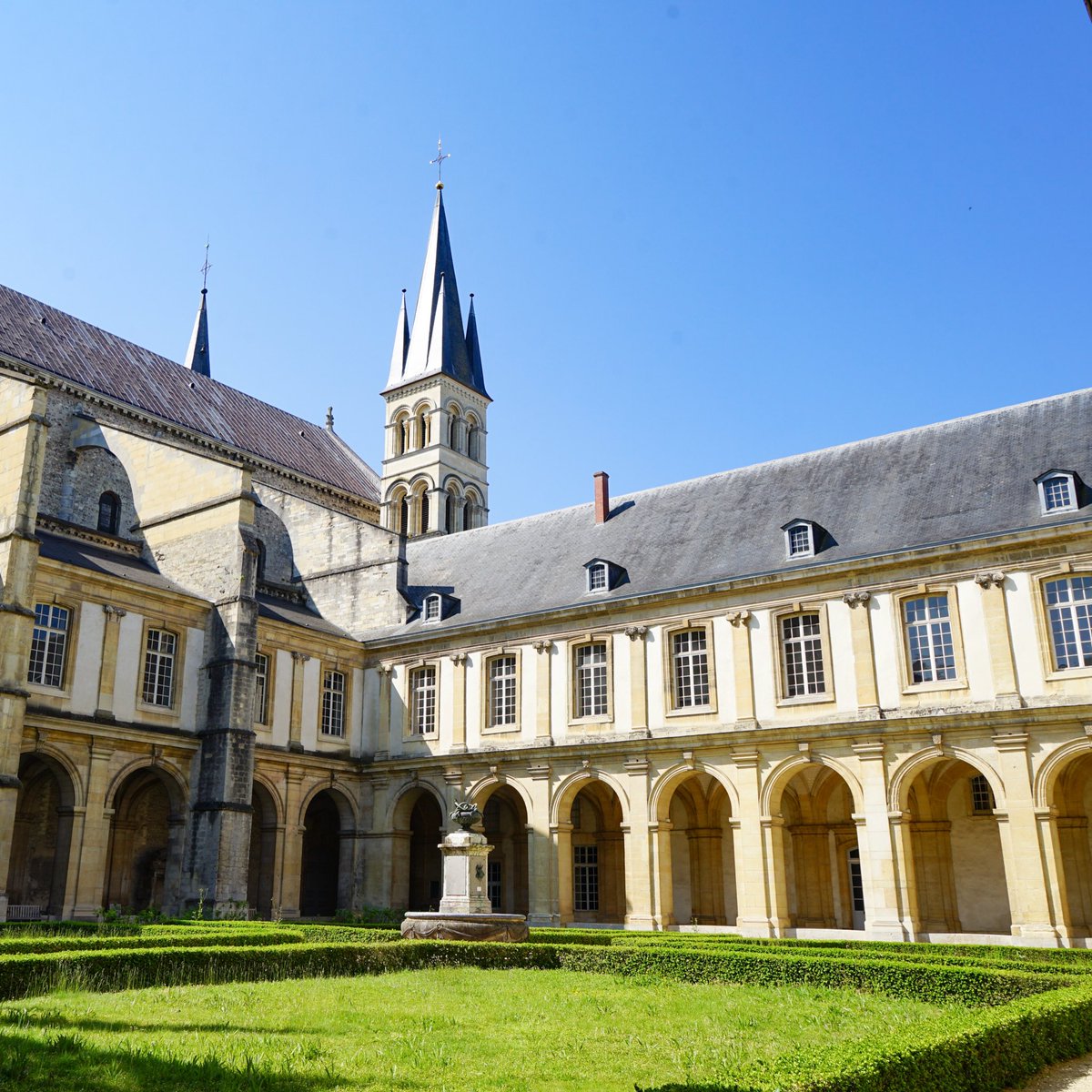 VilledeReims's tweet photo. Présentation du #protocole sanitaire qui sera mis en place dans les #Musées de #Reims, dans le cadre de la reprise post confinement : La #Reddition rouvrira le 25 mai, #StRemi et la #Pompelle rouvriront quant à eux le 26 mai. https://t.co/rtDpJDffp8