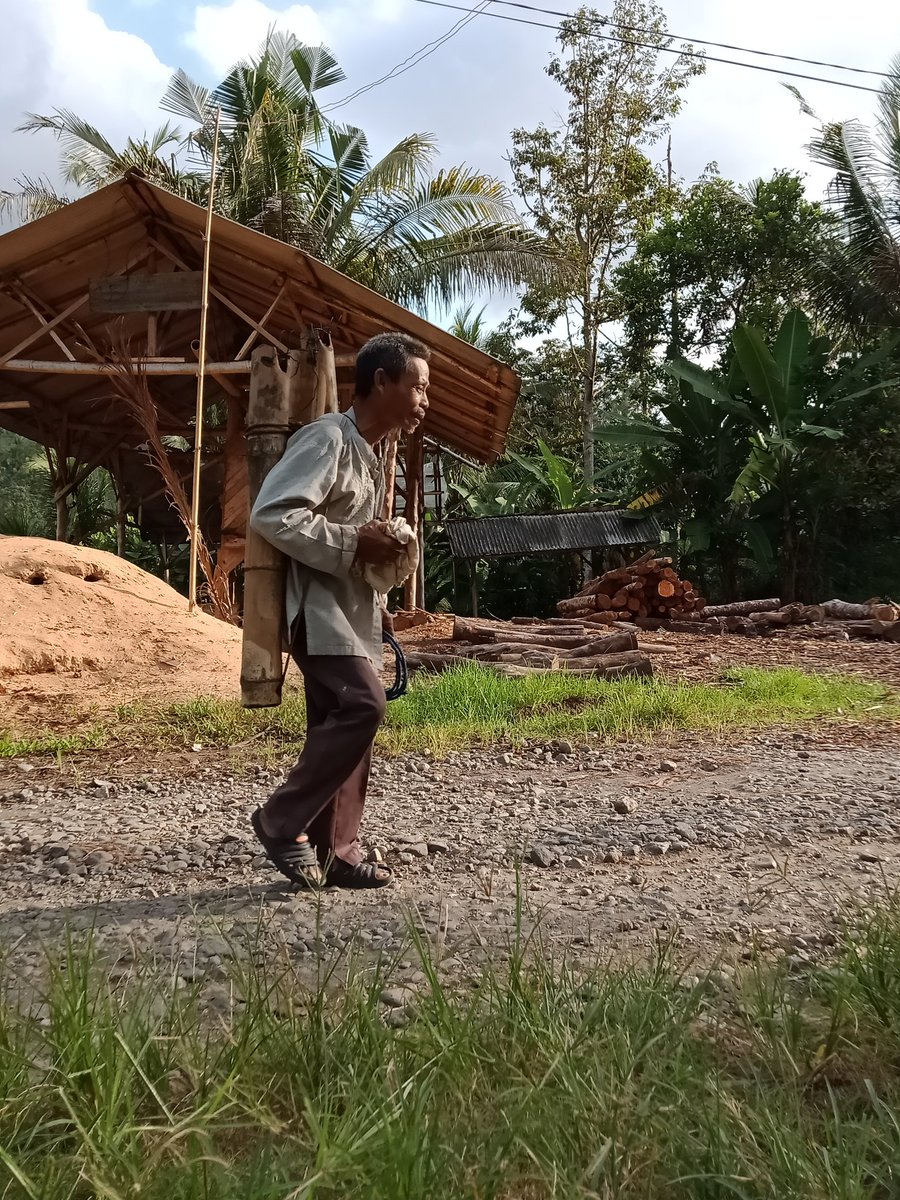AaRamdani's tweet photo. Cerita panjang sebotol nira dan sebonjor gula.. https://t.co/7GSnGz1zPQ