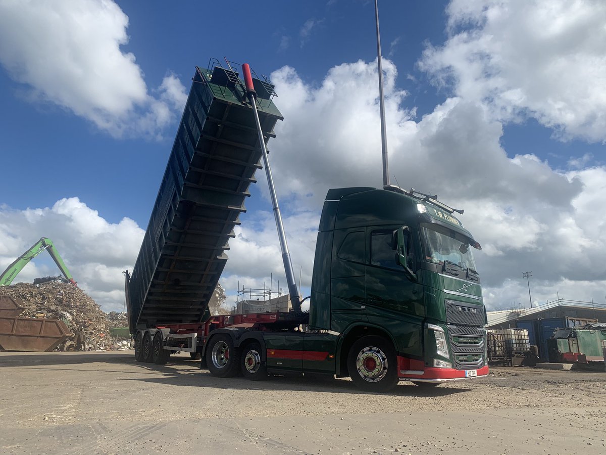 joshy145s's tweet photo. Thatβs 1 tipped, loading the 2nd one now letβs get this done! Tunes up on this lovely day @VolvoTrucksUK #tipperthursday https://t.co/S2ahbQYljH