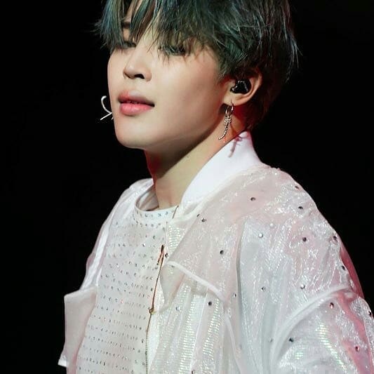 Jimin creating wonders with his dipped wet hair--- a languishing thread