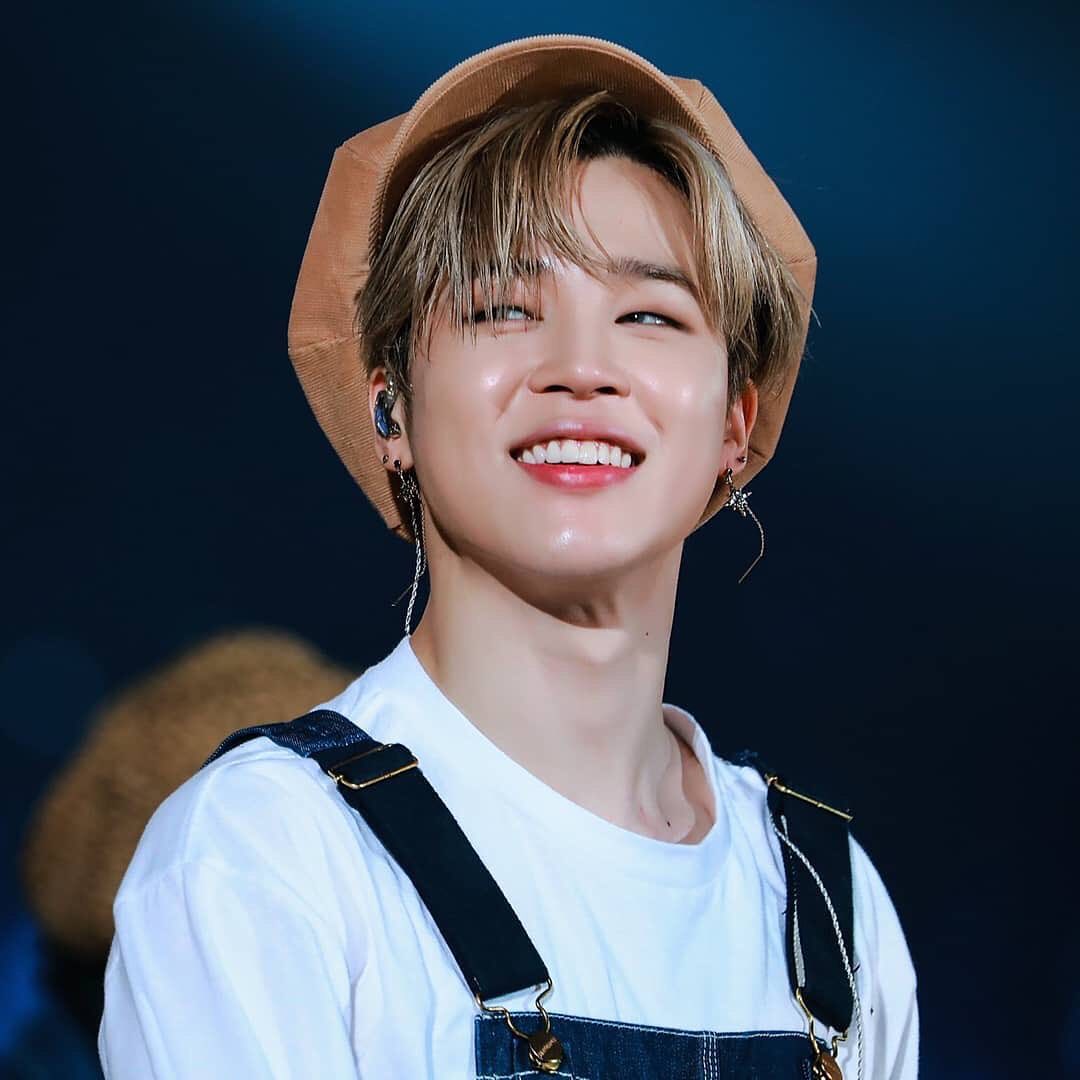 Jimin creating wonders with his dipped wet hair--- a languishing thread