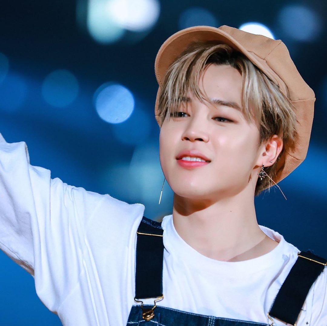 Jimin creating wonders with his dipped wet hair--- a languishing thread