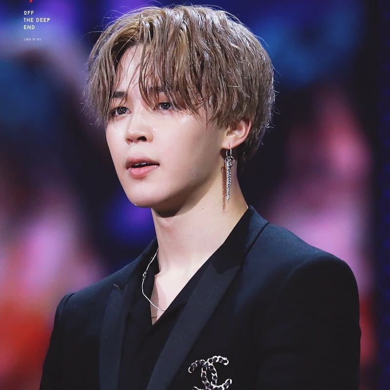 Jimin creating wonders with his dipped wet hair--- a languishing thread