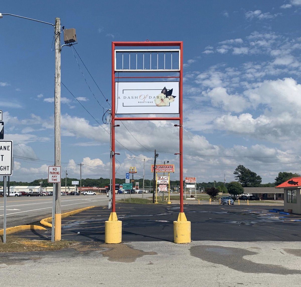 UnitedGraphic1's tweet photo. One of our designs for someone has made it to a billboard! Let us help you get one step closer to your dreams! https:https://t.co/81Zjvn9Xx2 https://t.co/q5CuudGBA4