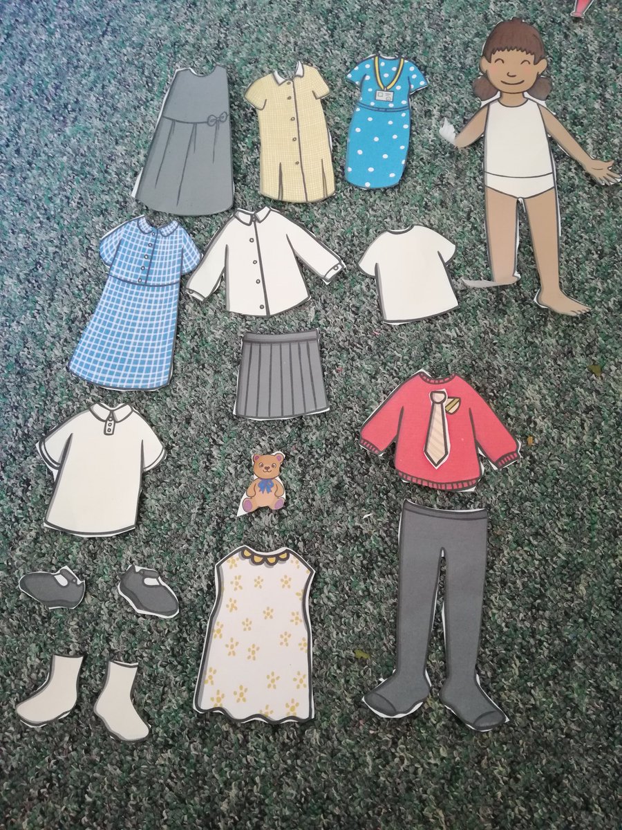 LILIJAKMA's tweet photo. Amelie did some activities with her little sister .Play the dress up. ( Template get it from Twinkl) https://t.co/T3GHXgKefU