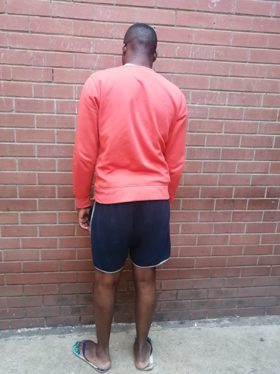 FaithMazibukoSA's tweet photo. ATTERIDGEVILLE POLICE ARREST A SUSPECT WITH A HUGE DAGGA CONSIGNMENT 

SAPS members followed up of the info to an address in Extension 18, West of Atterdgeville where they discovered a large bags filled with packaged dagga.
A 32- year- old Swaziland National was arrest. https://t.co/C4MA20EqzS