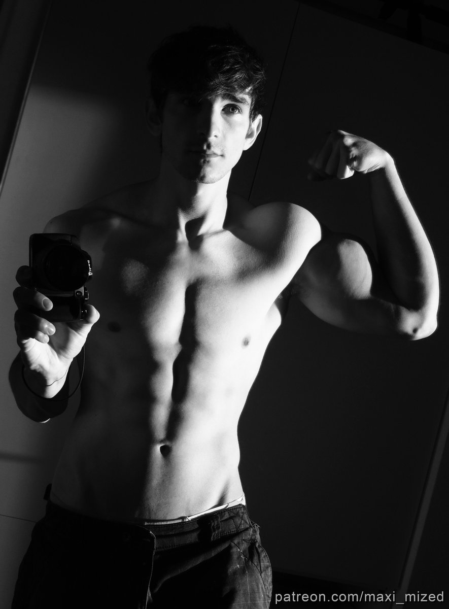 Iam_MaxiMized's tweet photo. follow me on: https://t.co/5Iwlnx3C4p  i make videos and will do more. need support!  #musclegrowth #musclegay #growing #muscle #bodybuilders #bodybuilding #alpha #gayfitness #gay #pecs #abs #biceps #flexing #fitnessmotivation #gym #morph #muscles #selfie https://t.co/9SkHzIa1bX