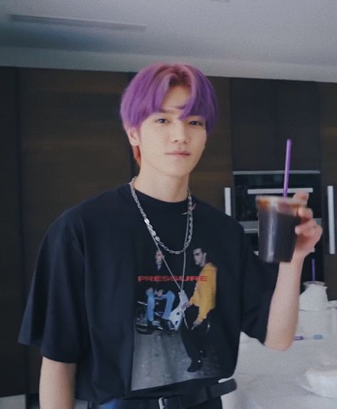 Taeyong buying you coffee  Taeyong big spender!