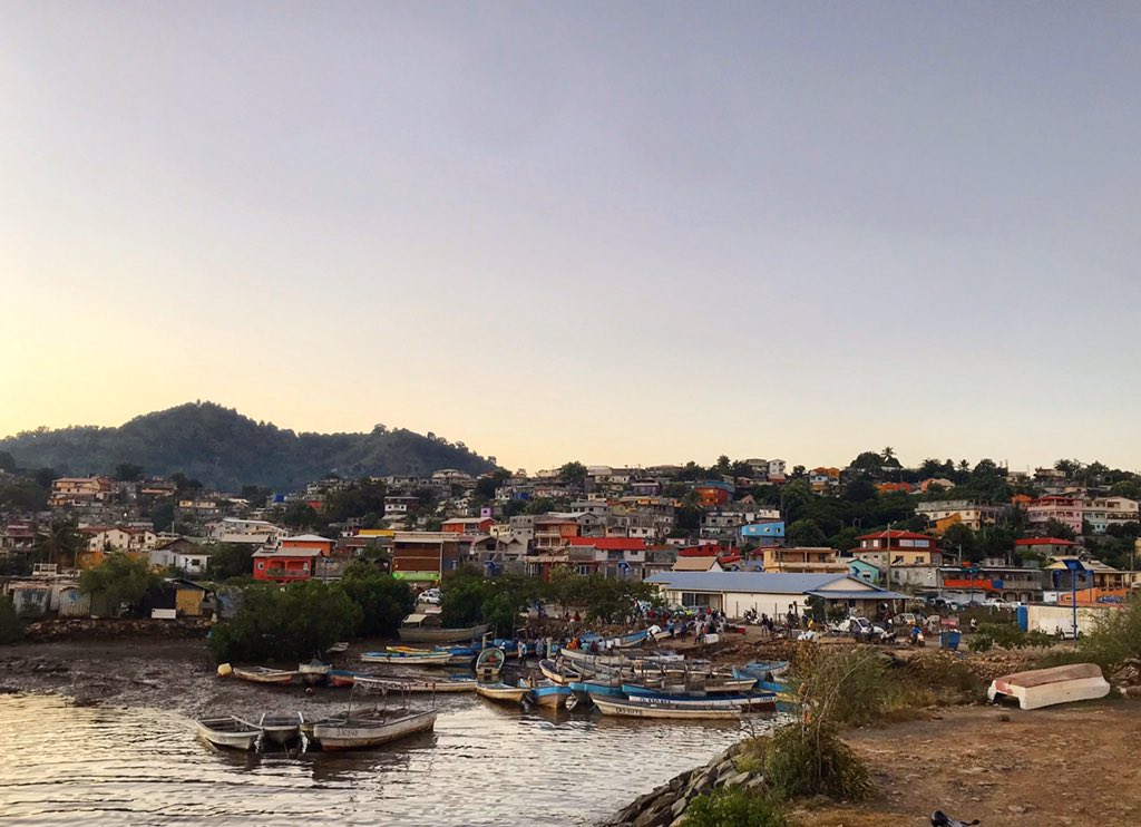 NoemieGCh's tweet photo. #Mayotte c’est tout ce qu’on veut mais c’est également ça, et c’est important de le dire aussi✨🌅
#Mayottelamagnifique https://t.co/crA2g079f5