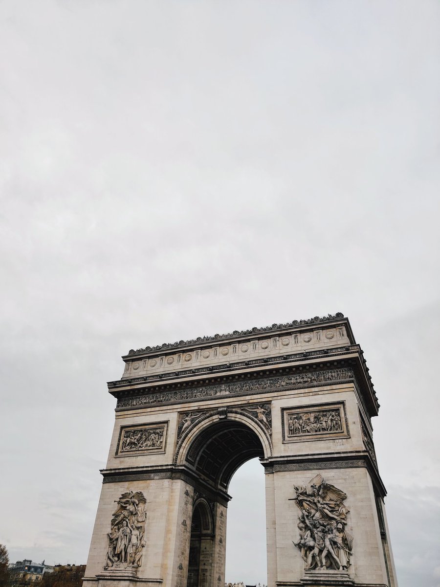 5. Arc de TriompheParis sure has alot of iconic buildings hahahaha.We didn't really visited any other main attractions as we had only 1 day to cover + it was raining. So no Notre Dame, no Montparnasse, no Sacre Couer. But if you do have time, please go check it out!