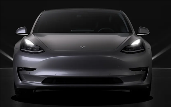 Gasgoo_com's tweet photo. The #China-built @Tesla #Model3 Long-range RWD version rolled off the production line ahead of schedule at the #Shanghai-based #Gigafactory3, will be handed over to consumers before long, according to local media reports. #Tesla #gasgoo https://t.co/9cXZN3WPSa https://t.co/erXwogTkEY