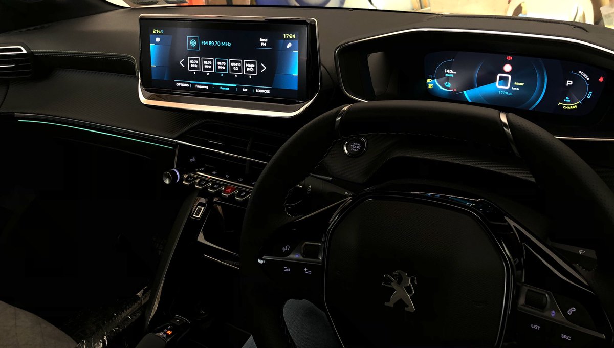 andre_casha's tweet photo. @Peugeot Loving my e-208 GT! Such a nice design @Peugeot https://t.co/kd0pREH1hF