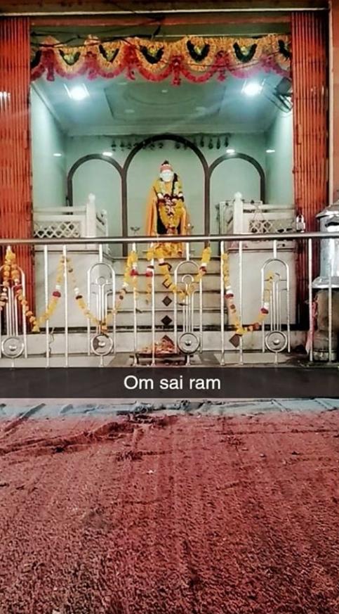AllNanded's tweet photo. "आज गुरुवार म्हणजेच साई बाबांचा वार"
#all_about_nanded #8thpost #saimandirnanded #saibaba #minandedkar #nandedlove #nandedian #nandedkar #minandedian #mh26 #nandedlove #nanded #साई #साईबाबा #नांदेडकर #नांदेड https://t.co/B9P77TXz5D