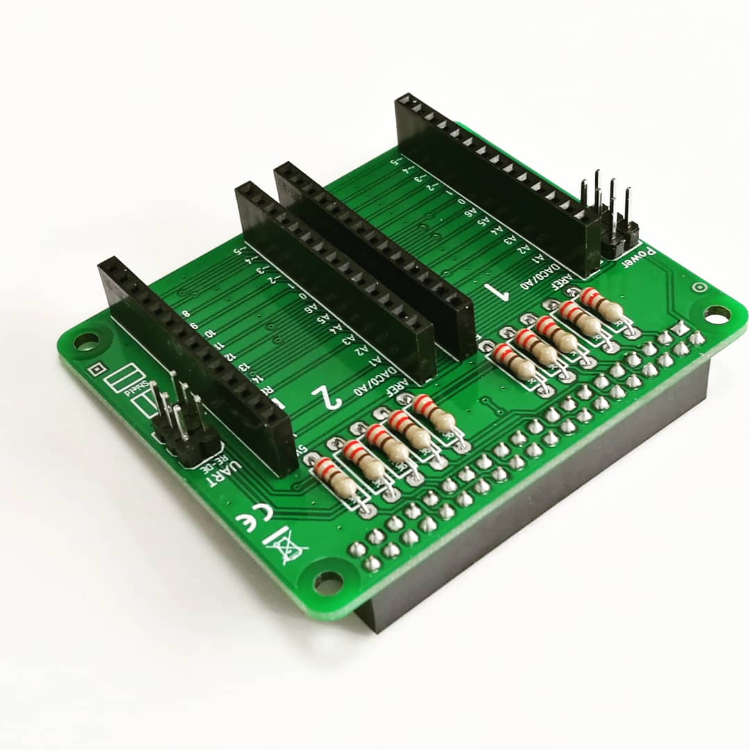 HWHardsoft's tweet photo. first prototype of new Raspberry Pi Arduino MKR Bridge HAT

https://t.co/CViFPQDyVB

#raspberryhat #raspberrypi #arduinoproject #arduinoshield #arduinomkr #arduino #electronicproject #pcbprototype #electronickit https://t.co/CPRy7Pl8nO