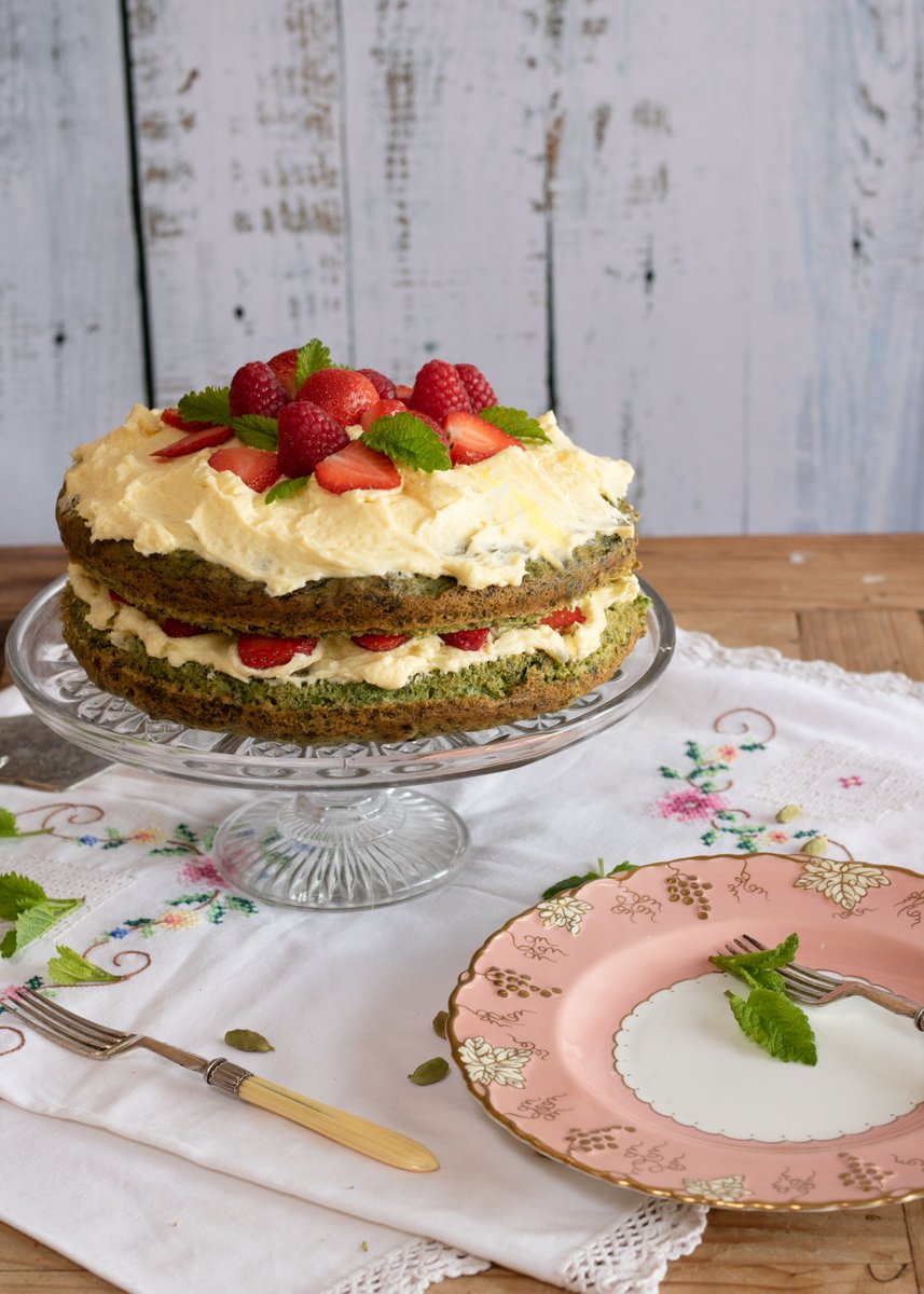 energisethrive's tweet photo. We love cake with veggies in them like our Cardamom & Spinach Celebration Cake, now #ontheblog Great fusion of flavours and a beautiful green colour
https://t.co/BxlAlZ9OxW
#veganoven #vegankitchen #testkitchen #vegantreats #vegansweettooth #spinachcake #spinachcakes #stayhome https://t.co/jEUICoqNQI