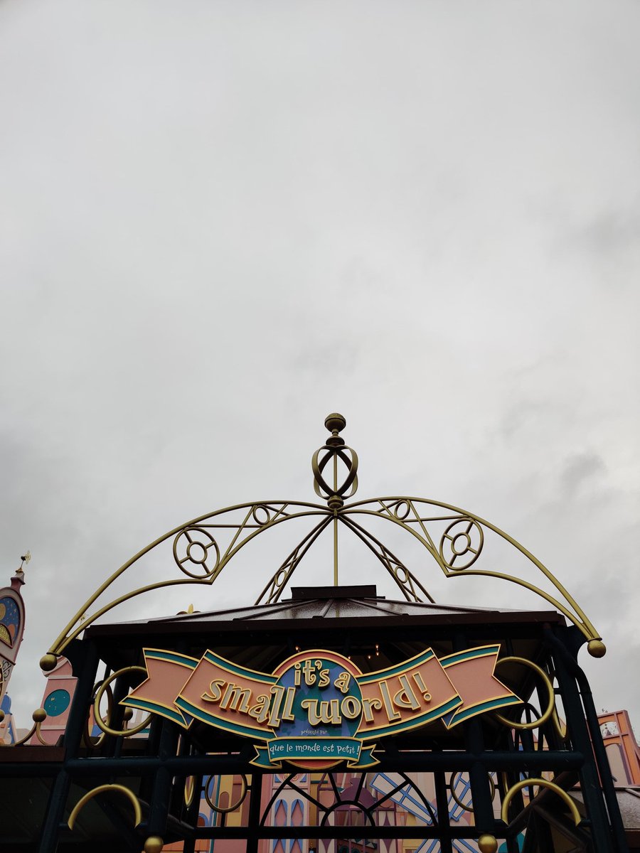 Some of the rides you can naik here. It was rainy that day, hence the dark skies & clouds.