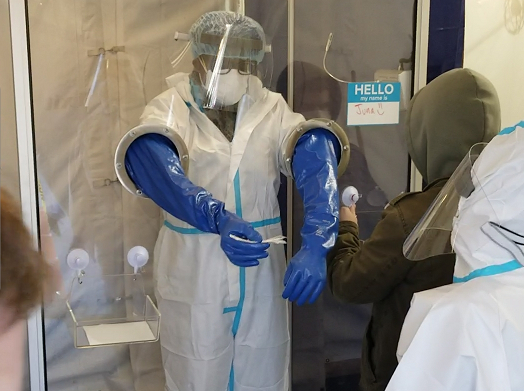 BNHCbrockton's tweet image. 'WALK UP DOC' ARRIVES AT BNHC -- Our new isolation testing booth arrived this week at our downtown #Brockton clinic -- it's a safe &amp;amp; easy as it looks for #COVID19 testing! To schedule your free test, please call 508-559-6699 or 1-844-4test19. @MassLeague @triggerhouse @NACHC