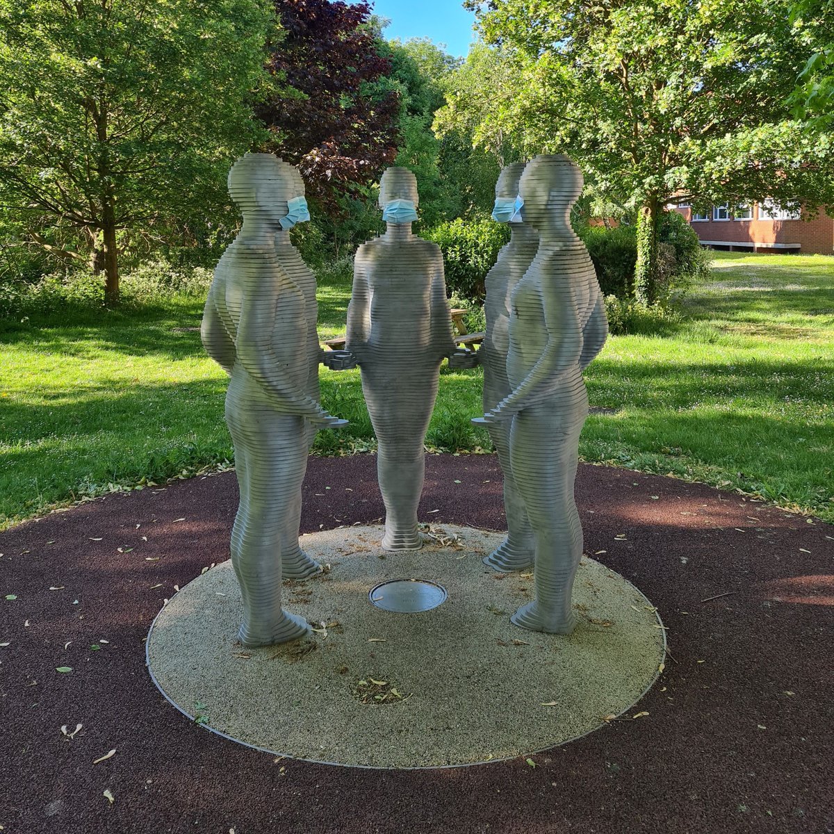 Staff member Andy Noles took this photo on campus recently. It's a shame the statues are not practising correct social distancing, though... 😷 

#WeareBrunel #Wearetogether