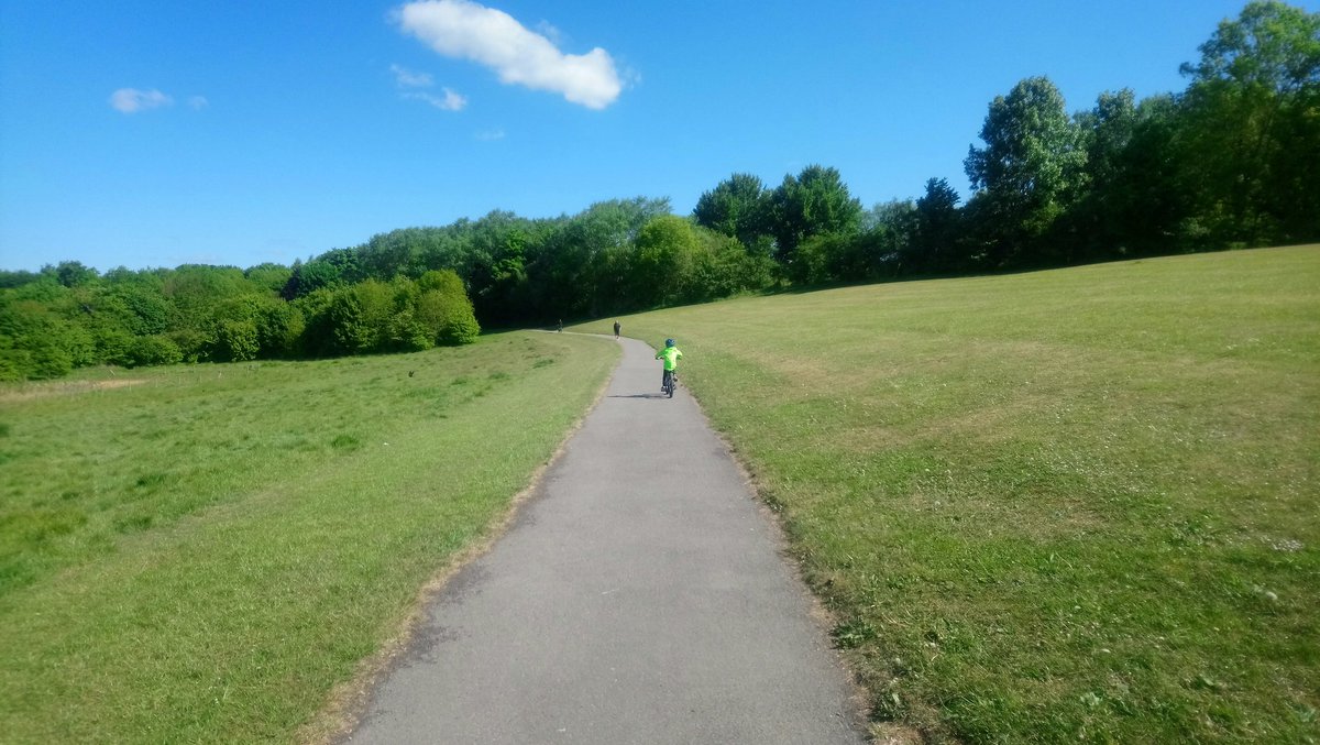 CatDews's tweet photo. Bike ride for this mornings exercise in the sunshine @JCAWakefield https://t.co/T2UcEkiW2q