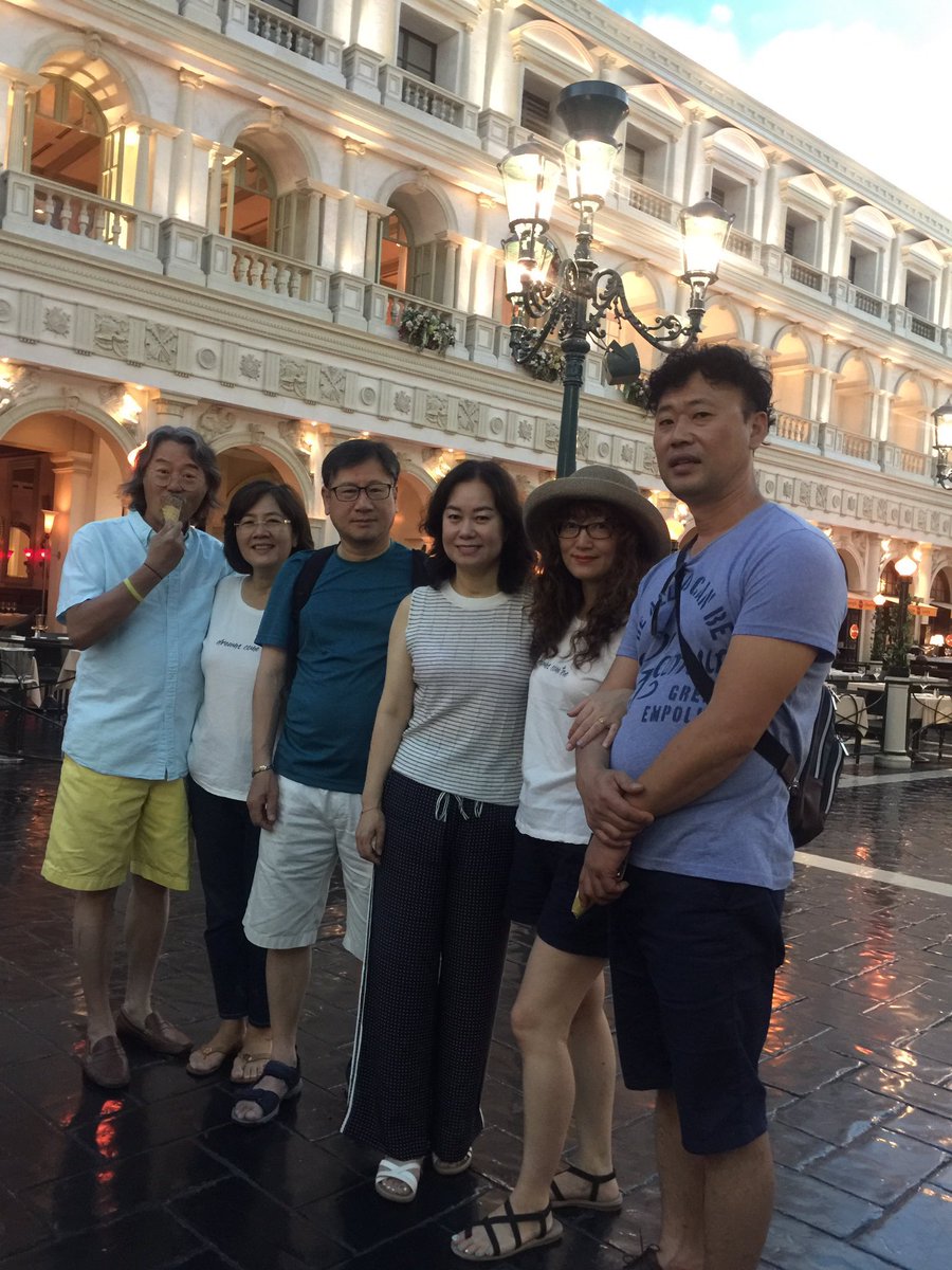 ตอนป๊าม๊าแจบอมครอบครัวคยอมไปแอลเอบ้านพี่มาร์คน่ารักจัง ㅠㅠ