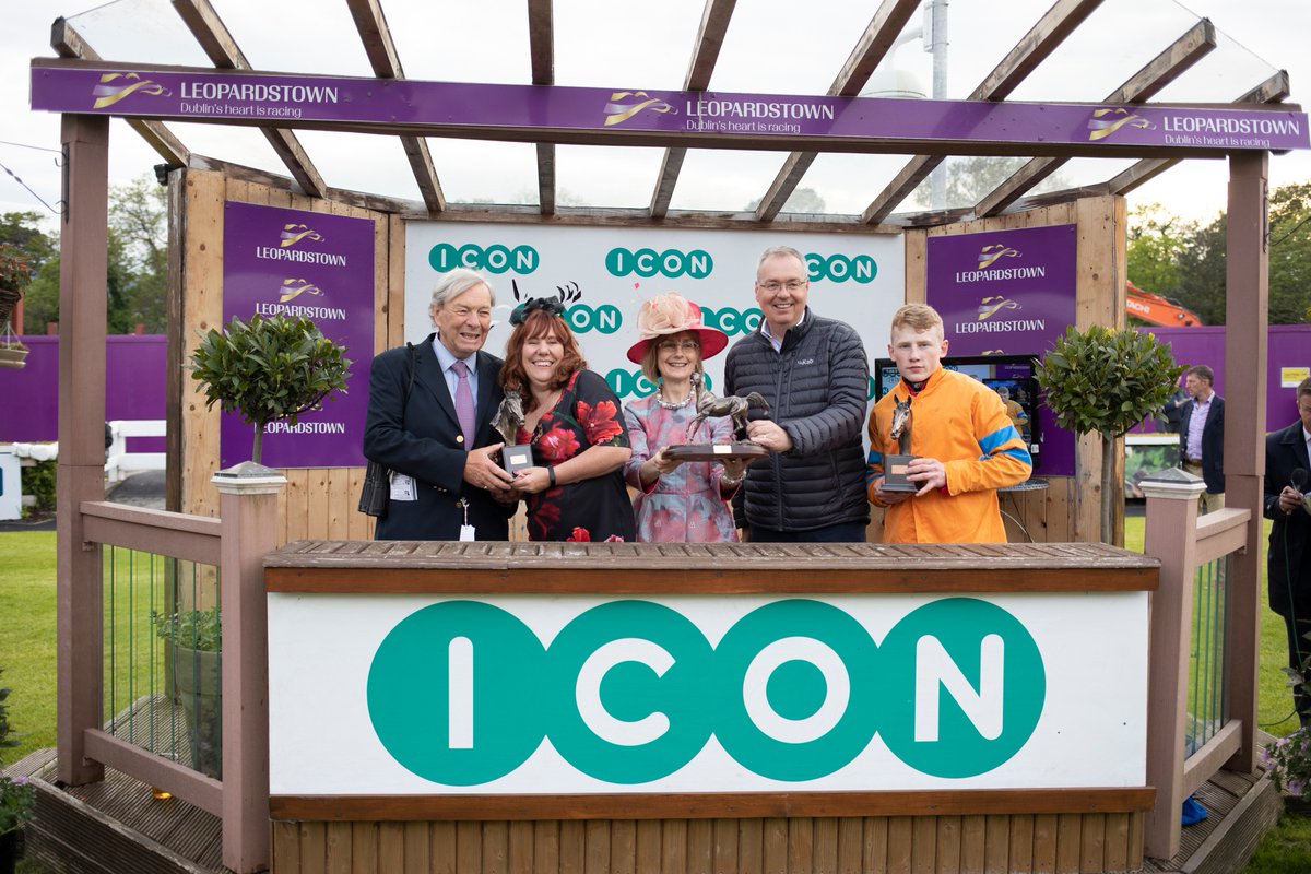 LeopardstownRC's tweet photo. .@gavinmryan wins the @ICONplc apprentice Handicap at Ladies Evening this time last year while in the final run up to his leaving certificate exams๐ก
Gavin rode @EdwardJOGrady's Time for Mabel & went on to finish 2nd in the 2019/2020 AW Apprentice Championship ๐
#LRCLadiesEve https://t.co/lCp011bxV6