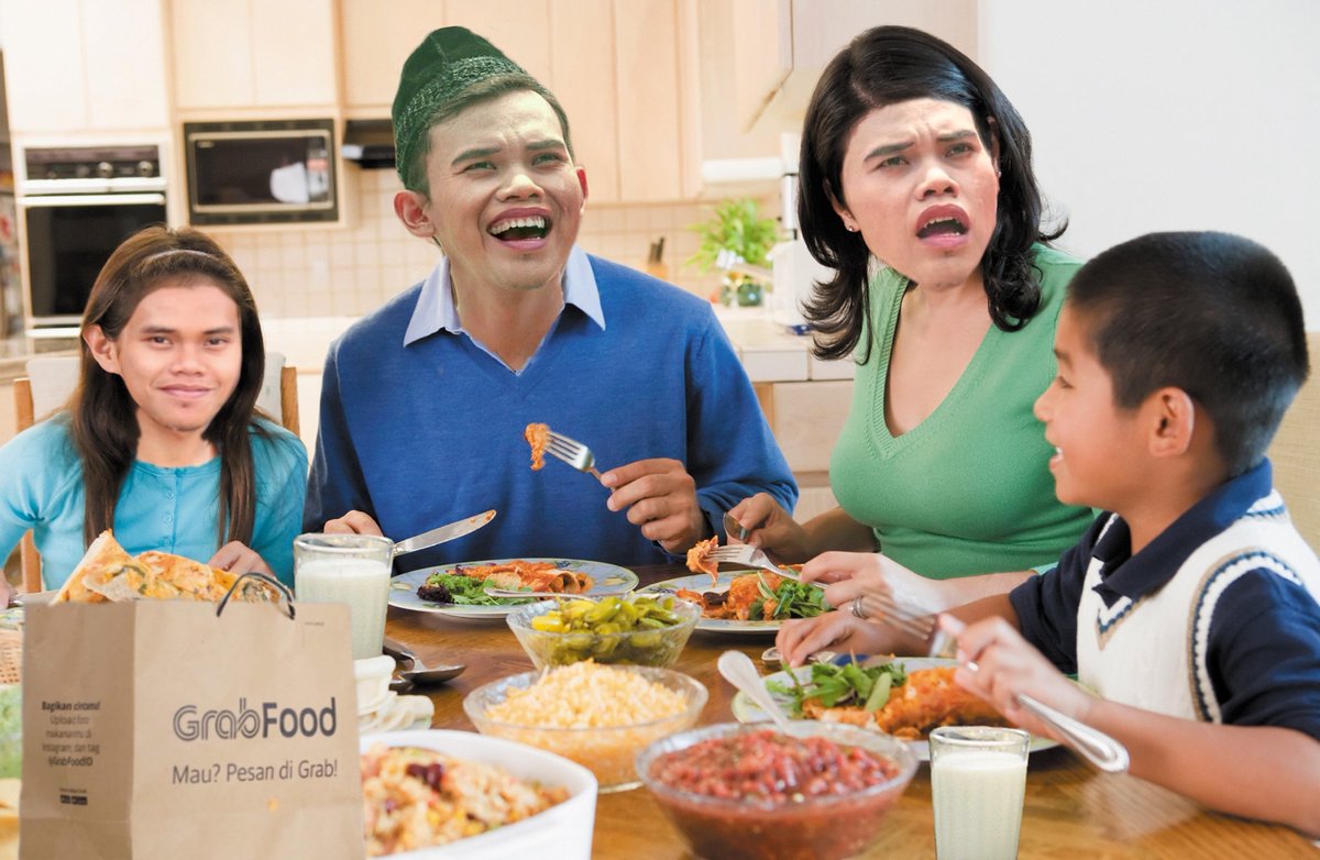 usaisudahhh's tweet photo. Ramadan di rumah aja, pandemi gini jadi banyak waktu bareng keluarga halu tercinta

Bukber mau menu beda2 &amp; lebih hemat pesen GrabFood Combo #RAMERAME aja. Tinggal pilih sesuai selera lidah masing2, soalnya @GrabID #SiapAntarBerjutaMenu dan #SiapAntarRamadanmu https://t.co/26vLcx98VS