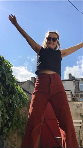 amywalker271's tweet photo. In lockdown, i've been finessing my sewing skillz and making myself a new wardrobe for post-lockdown life, with these trousers being my crowning achievement so far! https://t.co/uDASutG8cr