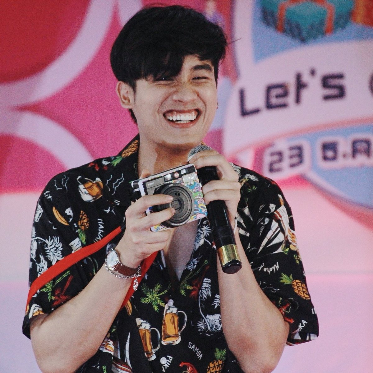 Day 19:  @Tawan_V thank you for always showing us your photography skills, I aspire to be as good as you. I love you  #Tawan_V