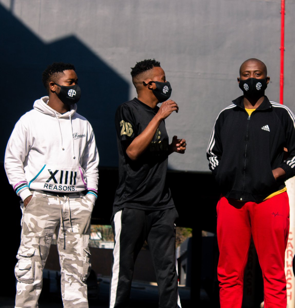 RealOxka's tweet photo. Get your Bergie Fresh Masks by @BergieFreshest 🔥🔥💯

-@fash_ngobese
#TaFire
#Reasons https://t.co/ey18Am7hit