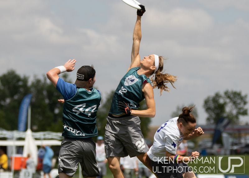 UltiPhotos's tweet photo. #TheUltimateDistraction is sponsored by Cincy mixed teams Steamboat, Shipwreck, and Beachboat ⛵️⚓️ Find spectacular photos of the whole mixed community!

https://t.co/cW58iBxUFI

@cincysfb @beachboatulty @shipwreckulty @cincyultimate https://t.co/bYj2QVo3Cq