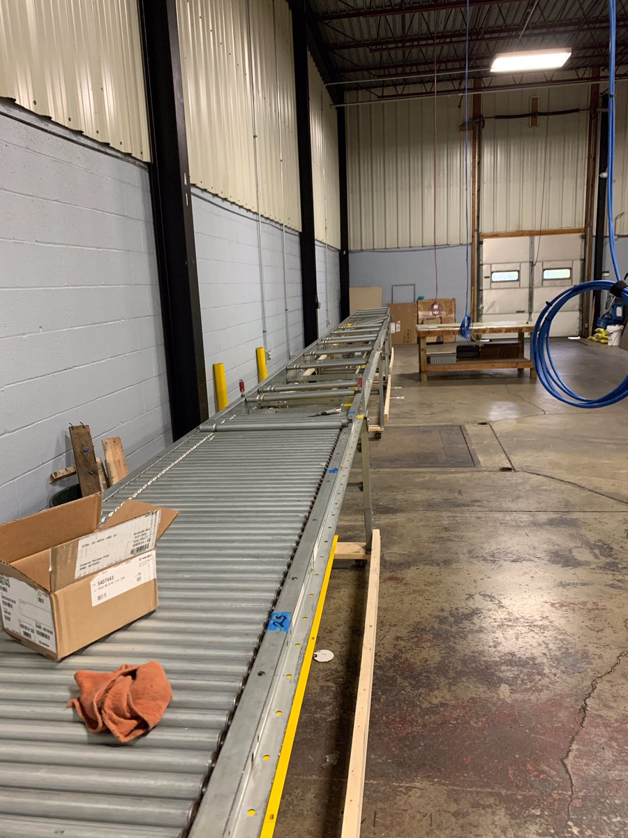 DanzigFops's tweet image. Making good use of quiet times, replaced thousands of roller belts at the terminal and cleared the garage at home! New shelves get!