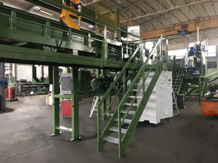 PEZZOLATO_SPA's tweet photo. Huge production of #firewood from mixed and irregular wood with TLA 13 firewood processor will be delivered in Mont Ventoux in France 🇫🇷
#firewoodprocessor
#firewoodproduction
#firewoodforsale
#pezzolato
#boisdechauffage
#legnadaardere
#brennholz
#kaminholz https://t.co/fGxBgzuA7Y