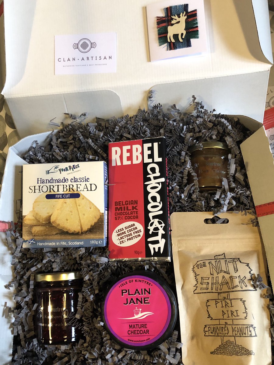 ClanArtisan's tweet photo. Another lovely ‘create your own gift box ‘ that’s left us today . The perfect gift for lockdown @RebelChoc @yourpiecebaking @BourtreeP @TheNutShackUK @isleofkintyrecheese #Scottishgiftbox #nextdayukdelivery #Stirling #Scottish #freelocaldelivery #cheesebox https://t.co/iXknMjubHC