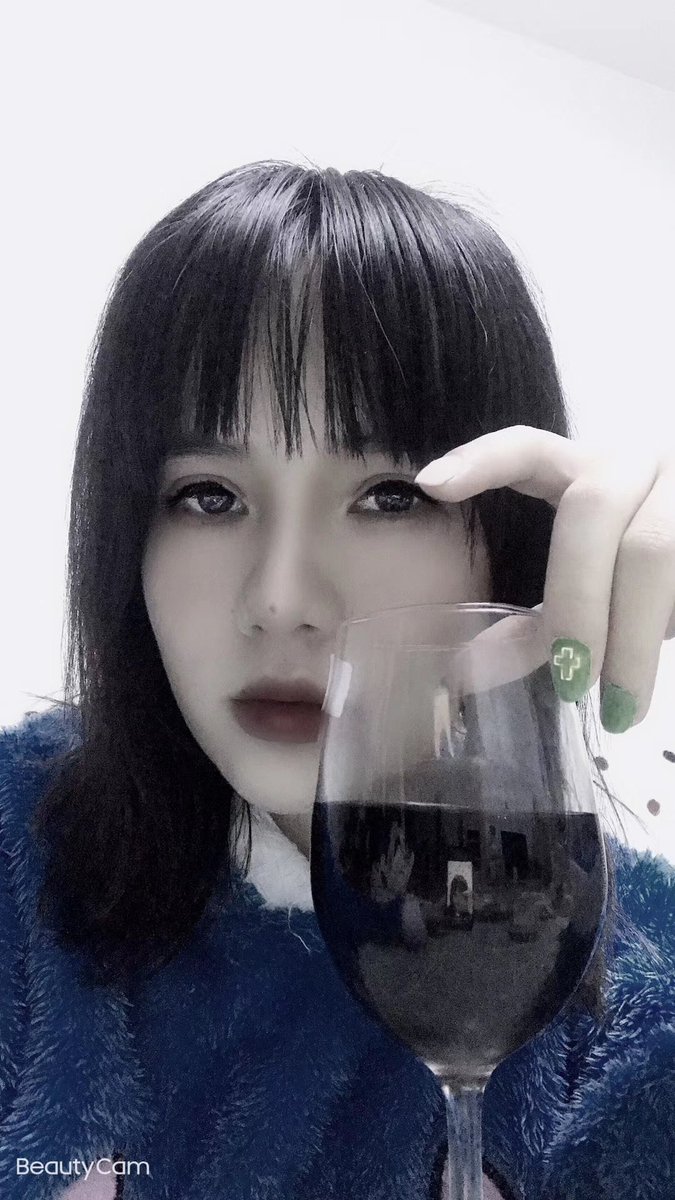 920902zz's tweet photo. 这酒不醉人人自醉 https://t.co/RGr0GdeyGj