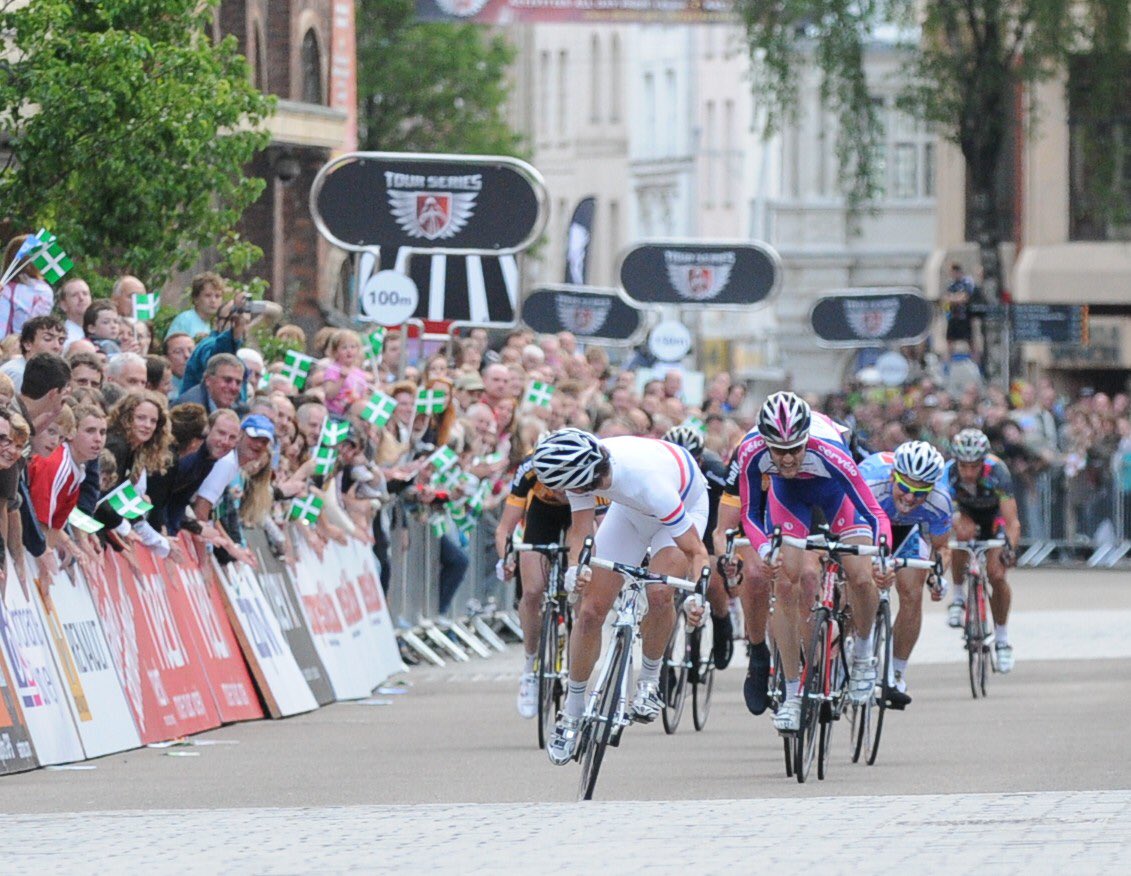 VeloUK's tweet photo. #MemoryLane #NextStop #TourSeries #2009 #Exeter #bikeracing #crits #MayRaces The @dean0downing show ... https://t.co/q6JpuRqR7Q