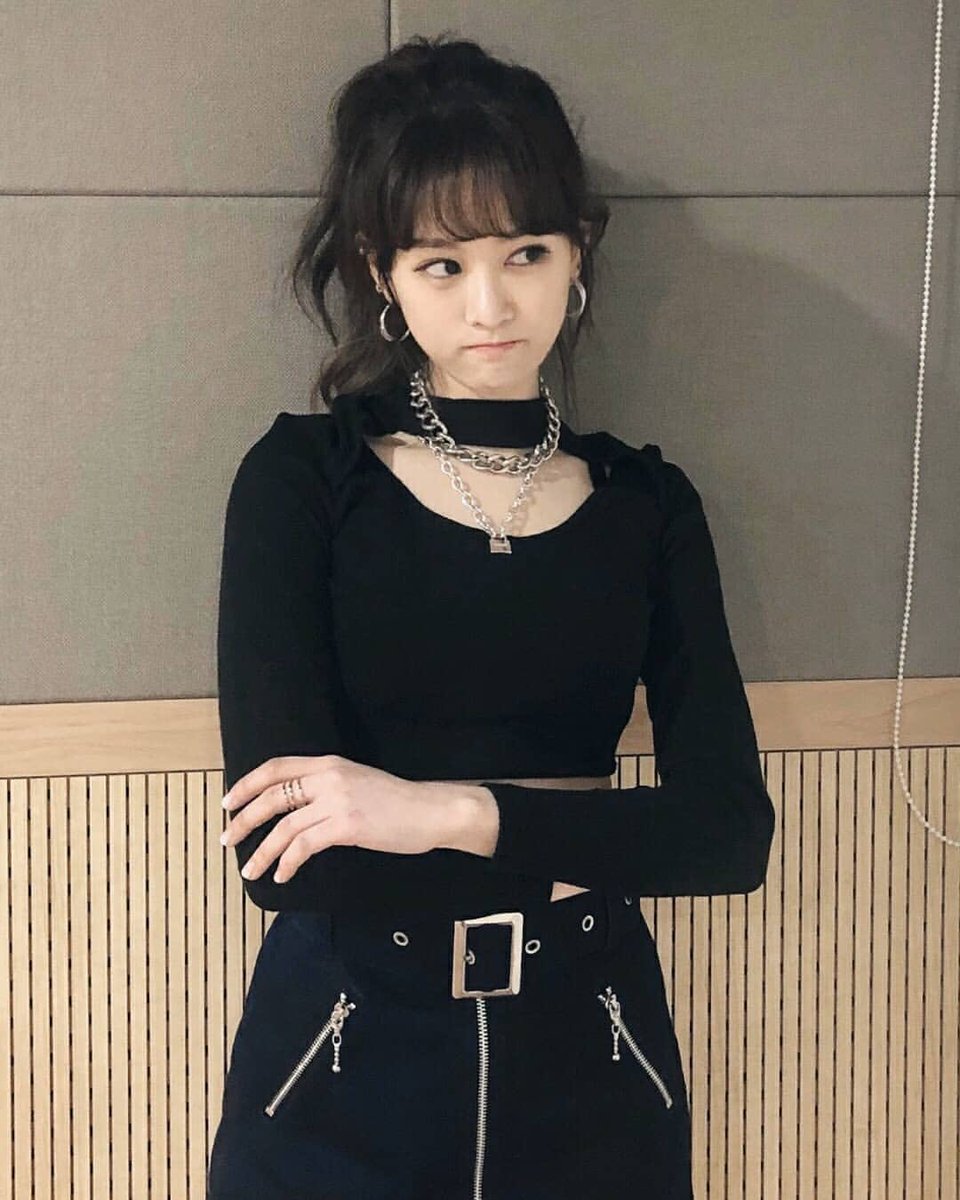 TYW_33's tweet photo. 으악 착장 최고(˃̶᷄‧̫ ˂̶᷅๑ ) https://t.co/Nq9GiLLj5a